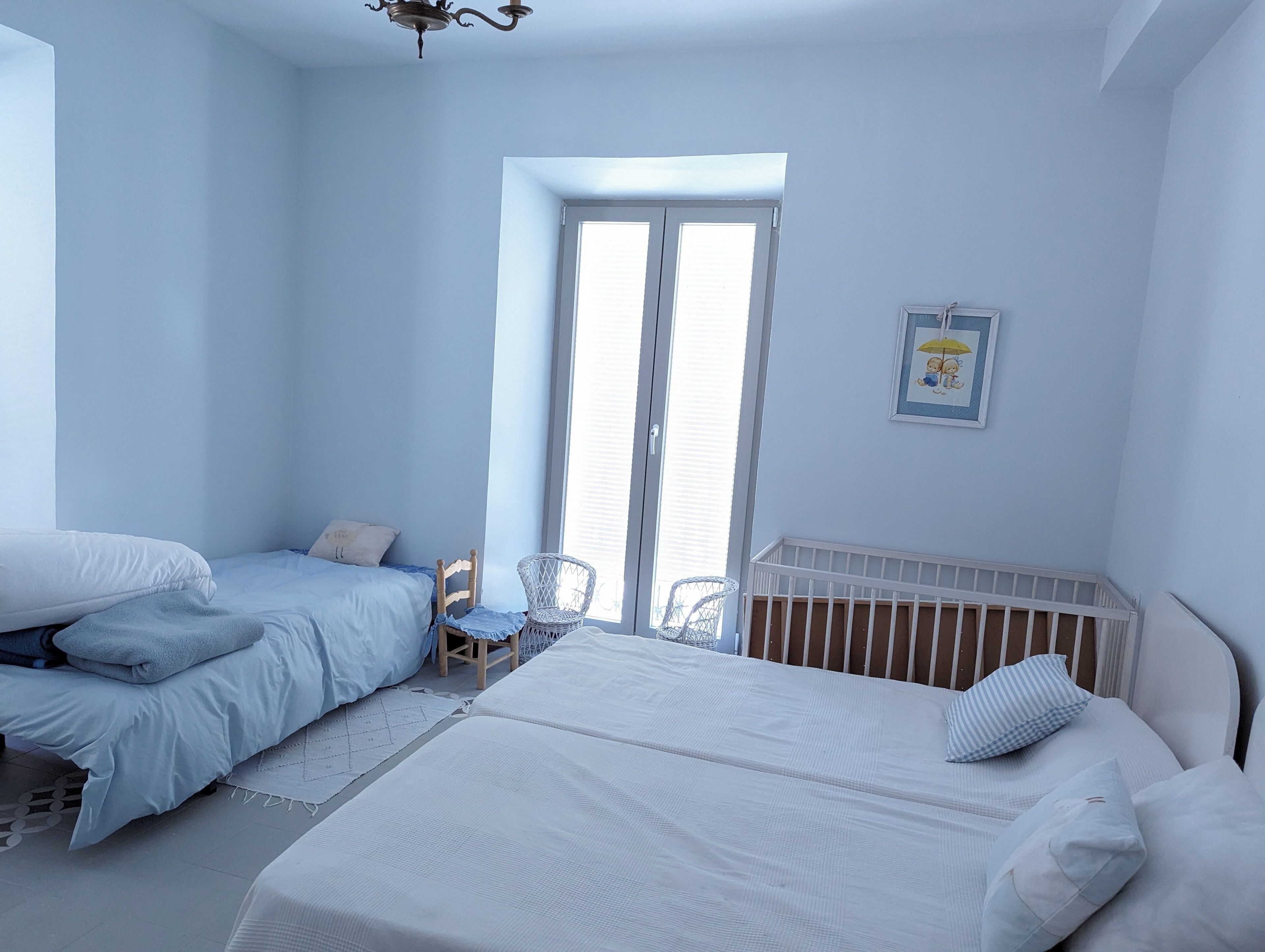 6 bedrooms, iron/ironing board, WiFi, bed sheets