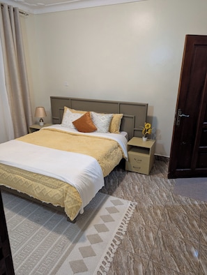 2 bedrooms, iron/ironing board, WiFi, bed sheets