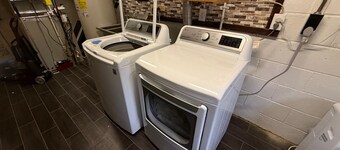 Serene bed & breakfast with AC in charming Fairfax