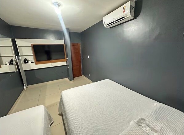 6 bedrooms, iron/ironing board, WiFi, bed sheets - House in Cumbuco  (Caucaia)