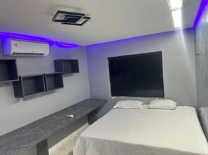 6 bedrooms, iron/ironing board, WiFi, bed sheets - House in Cumbuco  (Caucaia)