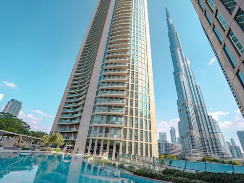 1-Bedroom Condo with Breathtaking Close Up Burj Khalifa Views & Infinity Pool