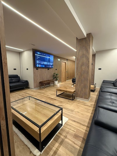 Velvet Hostel Business