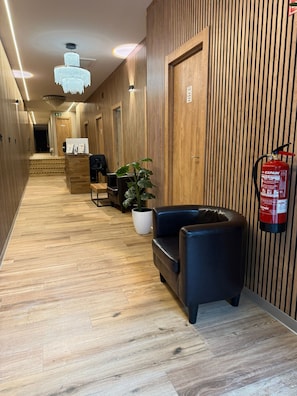 Delad sovsal - Deluxe | Vardagsrum | 72-tums LED-tv med digitalkanaler