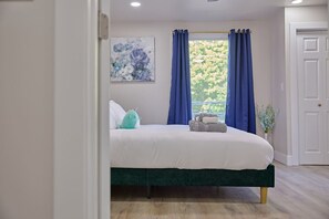 Escrivaninha, ferros/tábuas de passar roupa, Wi-Fi, roupa de cama
