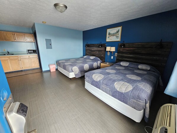 Double Room, Non Smoking, Pets allowed | Free WiFi - Travelers Inn and Suites (Paducah)