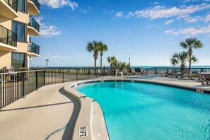 Pool - Ocean Front. Directly on the beach (Panama City Beach)