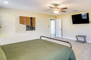 Iron/ironing board, Internet, bed sheets