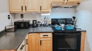 Private kitchen - Convention / 3 King Beds / Jet Shower / 65" TV (Philadelphia)
