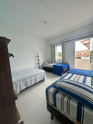 12 dormitoris, Internet i roba de llit 