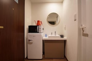 Soundproofing, cribs/infant beds - Marukou Hotel (Tokyo)
