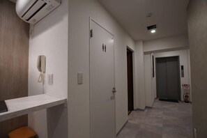 Unclassified image, 4 of 6, button - Marukou Hotel (Tokyo)