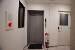 Unclassified image, 3 of 6, button - Marukou Hotel (Tokyo)