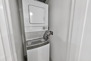 Premium Apartment, 2 Bedrooms, City View | Bathroom