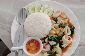 Food and drink - Ta Resort (Dan Sai)