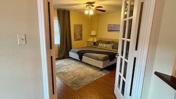 2 bedrooms, iron/ironing board, WiFi, bed sheets