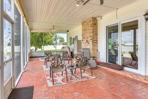Terrace/patio - Private Hot Tub! Home < 1 Mi to Lake Okeechobee (Okeechobee)