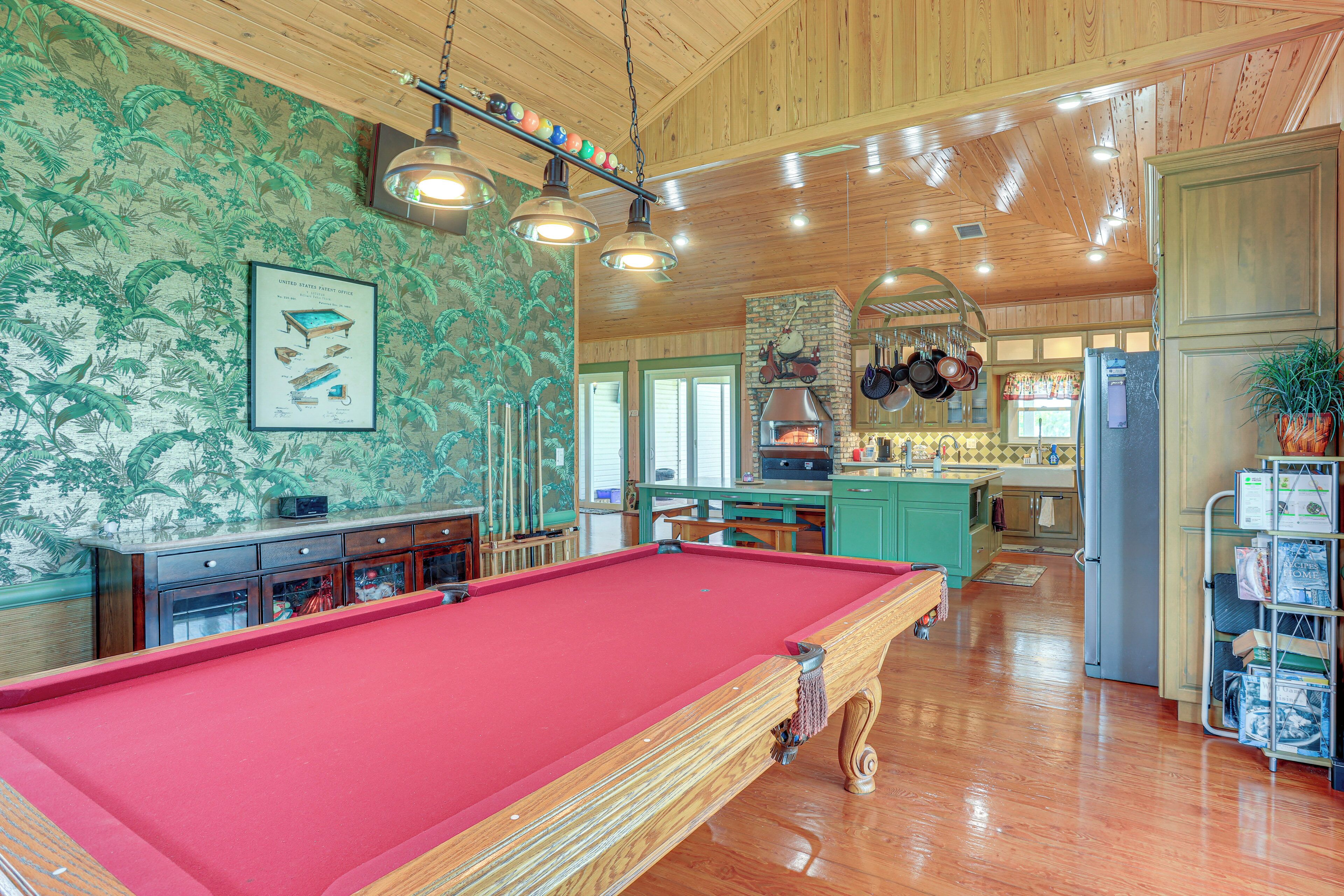 Okeechobee Vacation Rental | 4BR | 3BA | 4 Steps to Enter | 3,600 Sq Ft