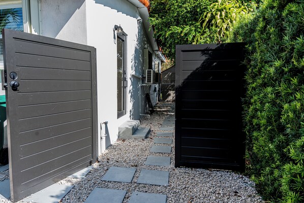 Property grounds - Studio Moderno | 5 min FIU (Miami)