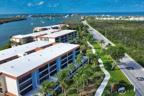 Exterior - The Getaway 2BR Coastal Retreat Englewood Beach (Englewood)