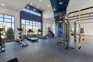 Fitness facility - Luxury Prime location, Airport, Toyota, Arsenal (Madison)