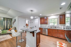 Interior - 3BD House w/Quiet Living, City Access: 6Mi to DTWN (Charlotte)
