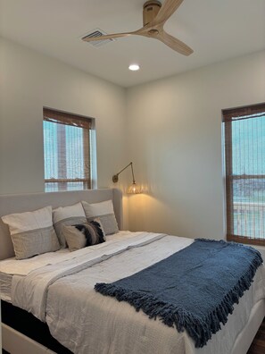 4 bedrooms, WiFi, bed sheets