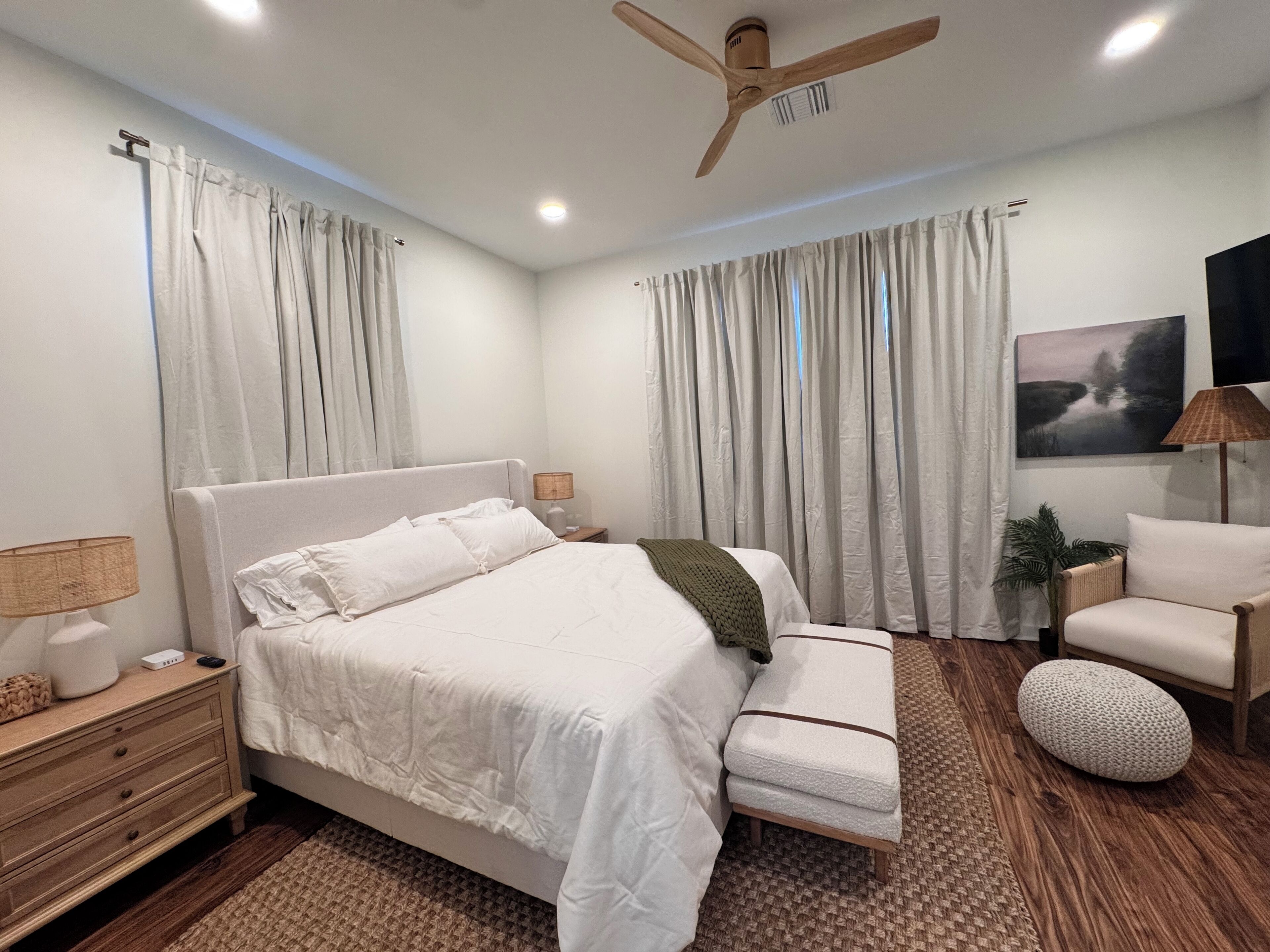 4 bedrooms, WiFi, bed sheets