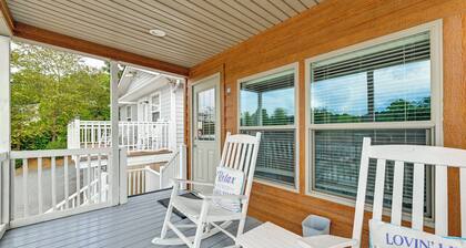 Waterfront Living & Resort Perks! Lake Norman Stay