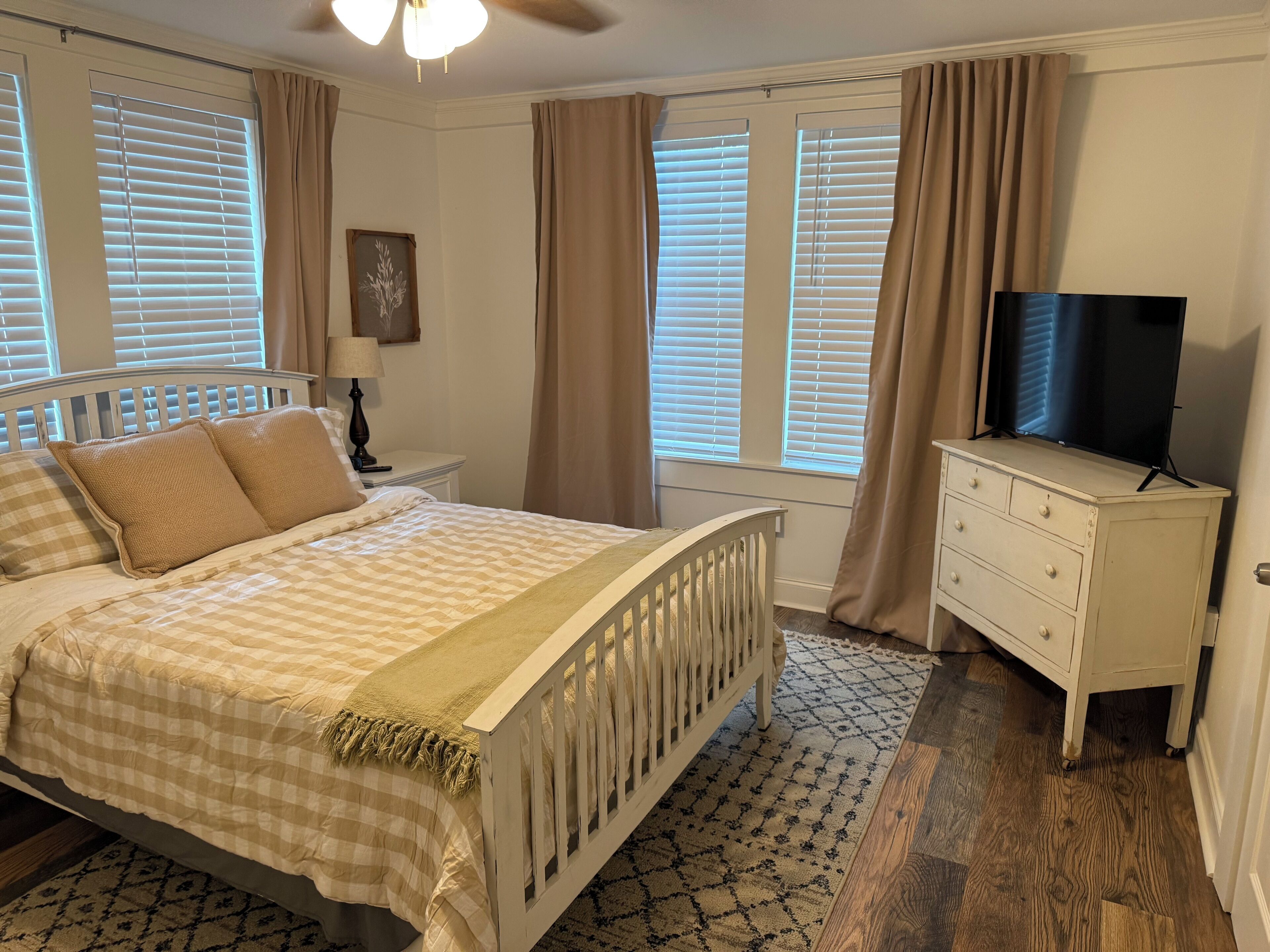 2 Schlafzimmer, Reisekinderbett, WLAN, Bettwäsche