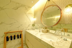 Bathroom - Roppongi House by U - Designers Room - Steps to Roppongi Hills & Nightlife (Tokyo)