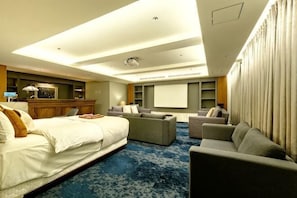 Room - Roppongi House by U - Designers Room - Steps to Roppongi Hills & Nightlife (Tokyo)
