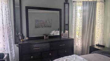 1 bedroom, in-room safe, iron/ironing board, WiFi