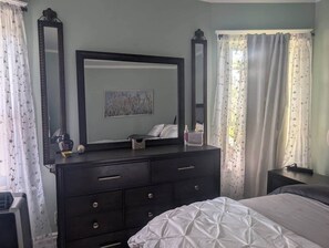 1 bedroom, in-room safe, iron/ironing board, WiFi