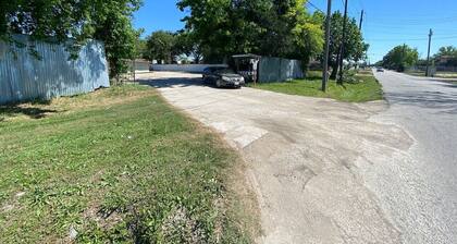 Cozy 2BR Apt WiFi Free Parking Near IAH DT #PASS