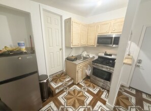 Frigorífic, microones, forn i placa de cuina 