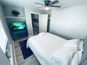Desk, iron/ironing board, travel cot, WiFi