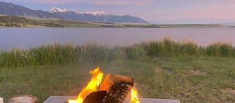 The Lakeview Cottage