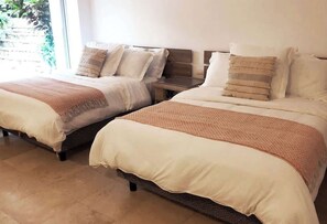 3 habitaciones, tabla de planchar con plancha, cuna de viaje y wifi 