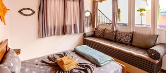 Bluerina - Private Room Double With Seaview and A/C And Breakfast Included