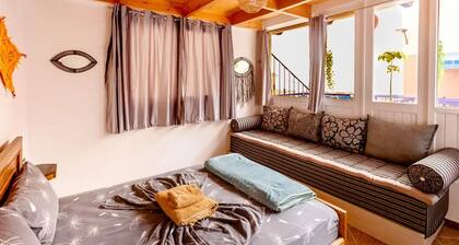 Bluerina - Private Room Double With Seaview and A/C And Breakfast Included