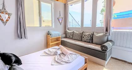 Bluerina - Private Room Double With Seaview and A/C And Breakfast Included