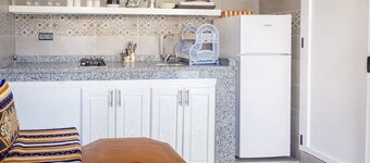 Bluerina - Private Studio and balcony And Breakfast Included