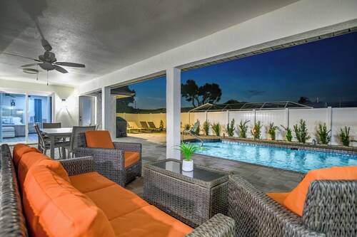 Cape Coral Dream Home – Pool, Games & Mini Golf