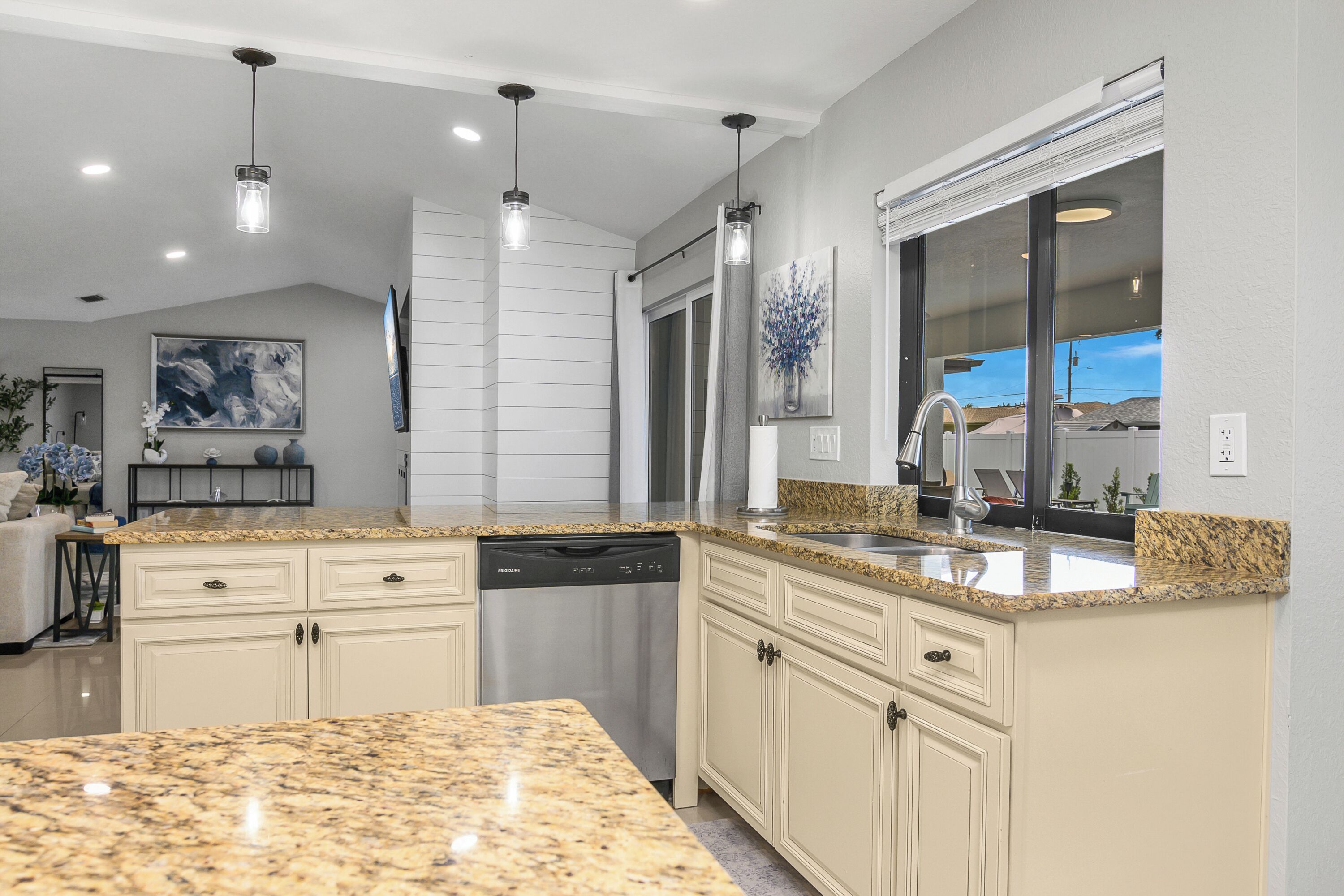 Mikrowelle, Ofen, Herdplatte, Geschirrspüler