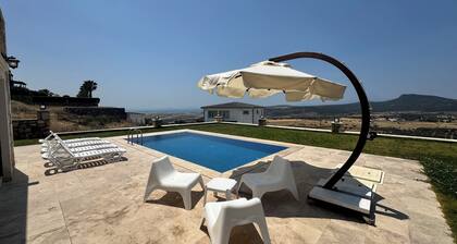 Foça Tas Villa