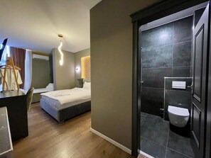 Triple Room | Free WiFi - Grand JNK Boutique Hotel (Kukës)