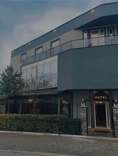 Grand JNK Boutique Hotel