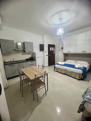 2 bedrooms, bed sheets