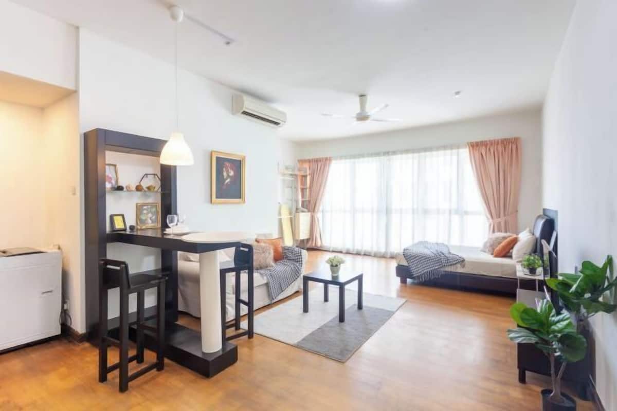 Tempat tidur bayi